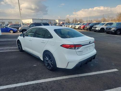 2025 Toyota Corolla Hybrid SE