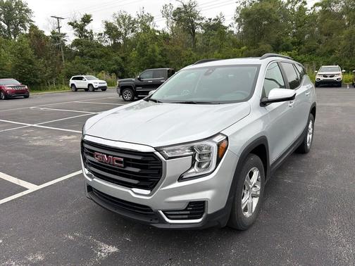 Quicksilver Metallic 2022 GMC Terrain SLE