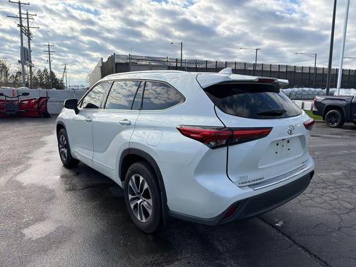 Blizzard Pearl 2020 Toyota Highlander XLE