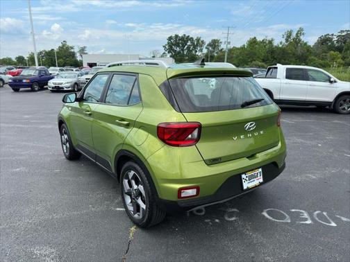 2022 Hyundai VENUE SEL