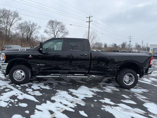 2020 RAM 3500 Tradesman Crew Cab 4x4 8' Box