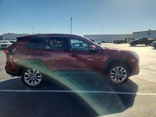 2024 Toyota RAV4 XLE Premium