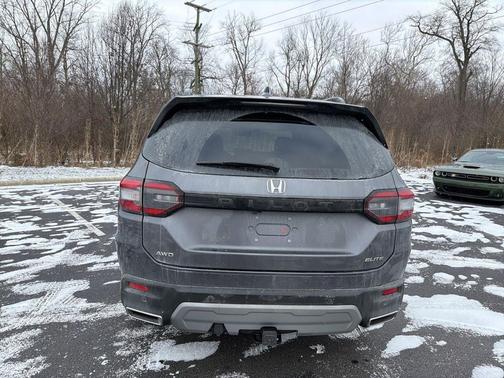 2025 Honda Pilot Elite