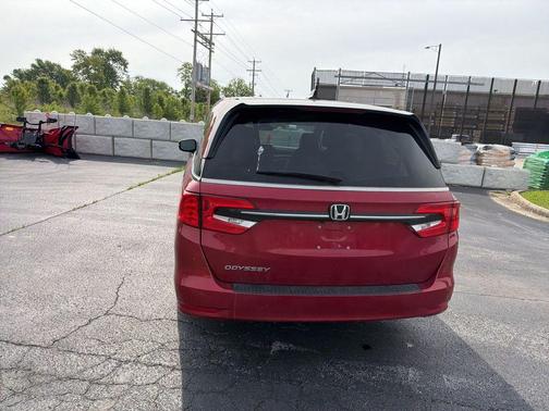 Radiant Red Metallic II 2024 Honda Odyssey EX-L