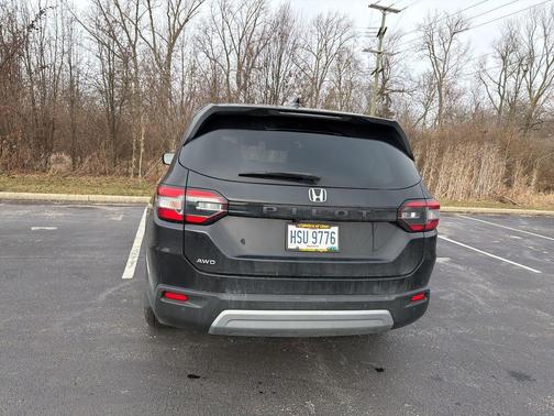 2023 Honda Pilot AWD EX-L 8 Passenger