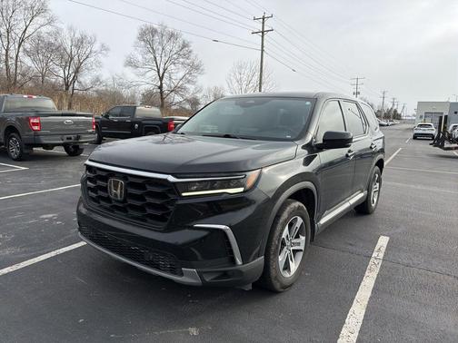 2023 Honda Pilot AWD EX-L 8 Passenger