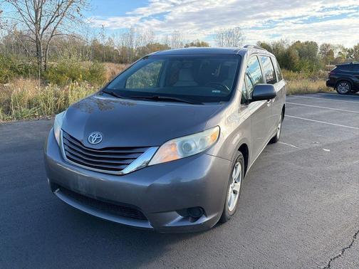 2015 Toyota Sienna LE