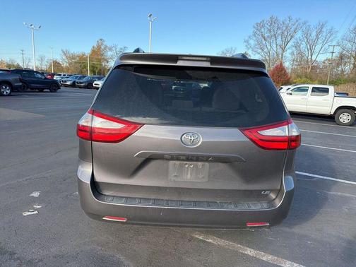 2015 Toyota Sienna LE