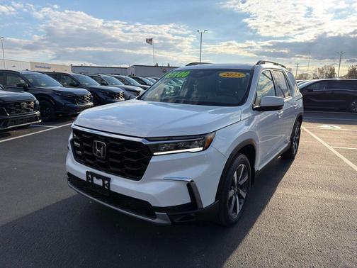 2025 Honda Pilot Touring 8-Passenger