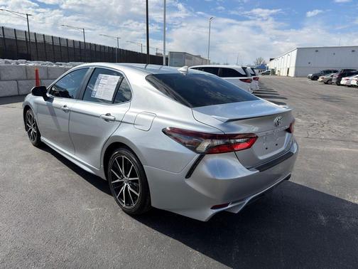 2022 Toyota Camry SE