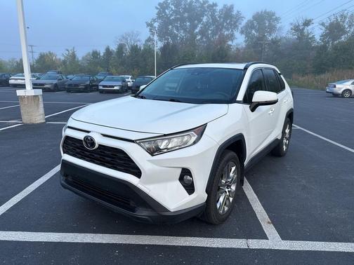 2019 Toyota RAV4 XLE Premium