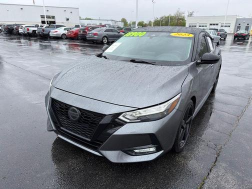Gun Metallic/Super Black 2023 Nissan Sentra SR