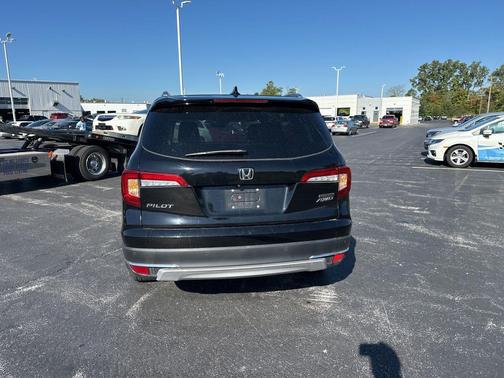 2022 Honda Pilot Touring 8-Passenger
