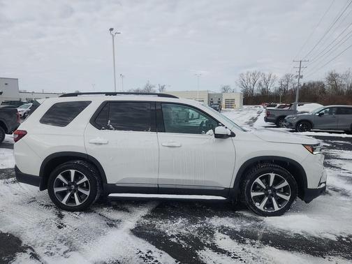 2023 Honda Pilot Touring 8-Passenger