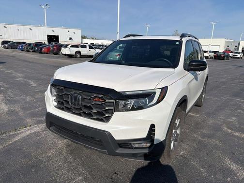 Platinum White Pearl 2025 Honda Passport AWD TrailSport