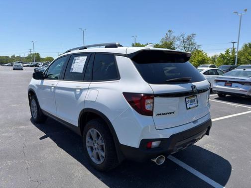 Platinum White Pearl 2025 Honda Passport AWD TrailSport