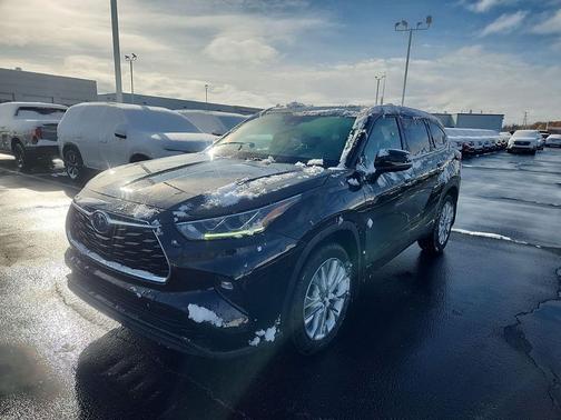 2022 Toyota Highlander Hybrid Limited