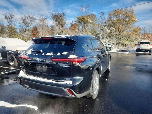 2022 Toyota Highlander Hybrid Limited