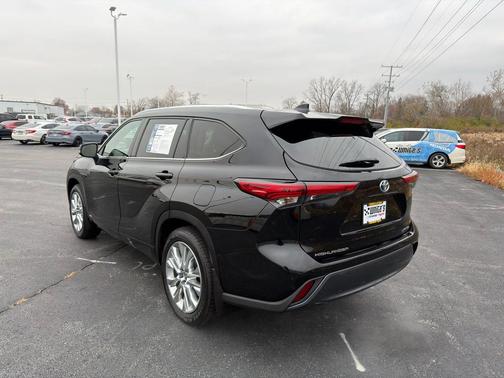 2022 Toyota Highlander Hybrid Limited