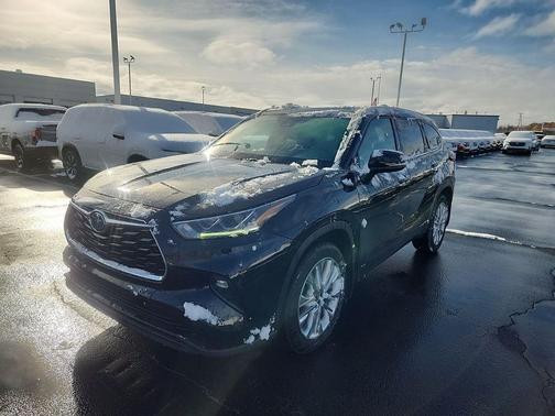 2022 Toyota Highlander Hybrid Limited