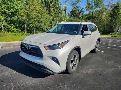 Wind Chill Pearl 2024 Toyota Highlander XLE