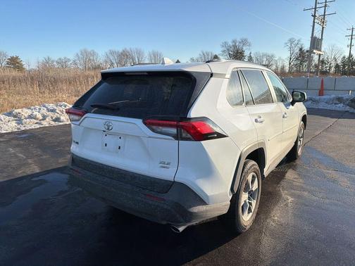 2023 Toyota RAV4 XLE