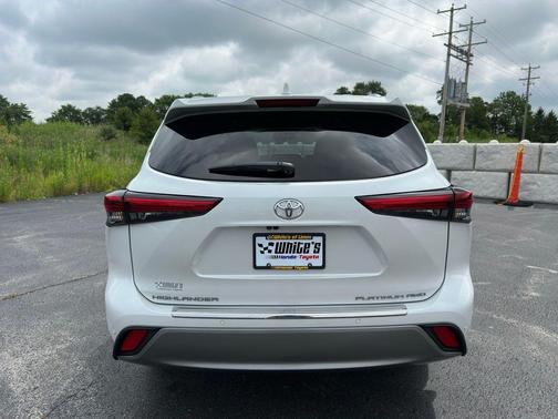 2023 Toyota Highlander Platinum