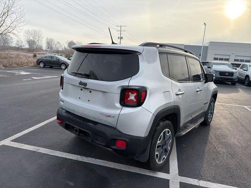 2016 Jeep Renegade Trailhawk