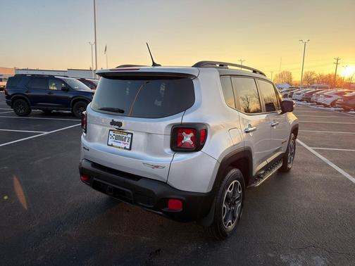 2016 Jeep Renegade Trailhawk