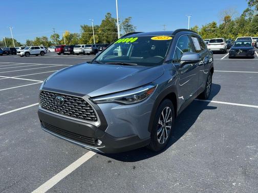 2023 Toyota Corolla Cross XLE