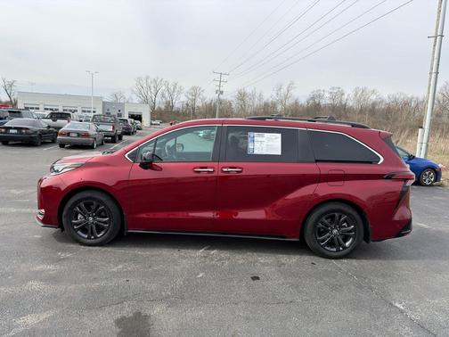 2024 Toyota Sienna XSE 7 Passenger