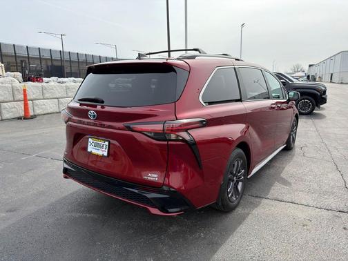 2024 Toyota Sienna XSE 7 Passenger