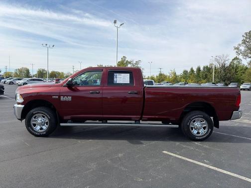 2017 RAM 2500 Tradesman Crew Cab 4x4 8' Box