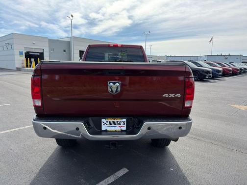 2017 RAM 2500 Tradesman Crew Cab 4x4 8' Box