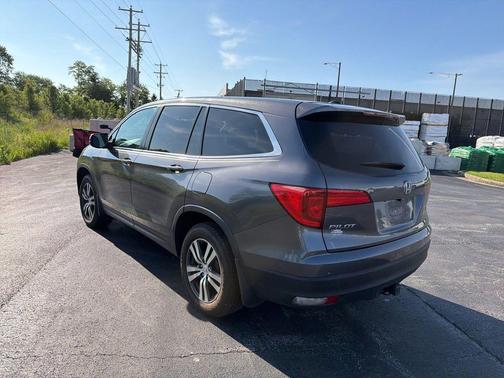 Grey 2017 Honda Pilot EX-L