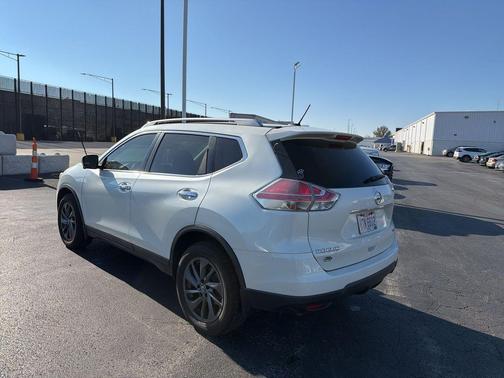 2016 Nissan Rogue SV