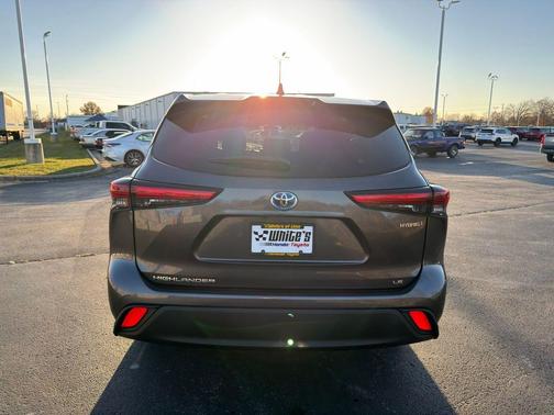2023 Toyota Highlander Hybrid LE