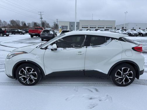 2021 Toyota C-HR XLE