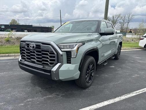 2025 Toyota Tundra Hybrid Platinum