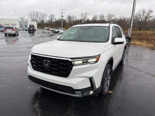 2025 Honda Pilot Touring 8-Passenger
