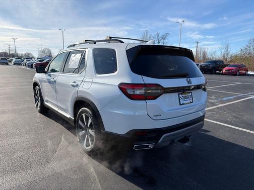 2023 Honda Pilot AWD Elite