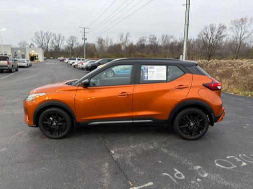 2023 Nissan Kicks SR