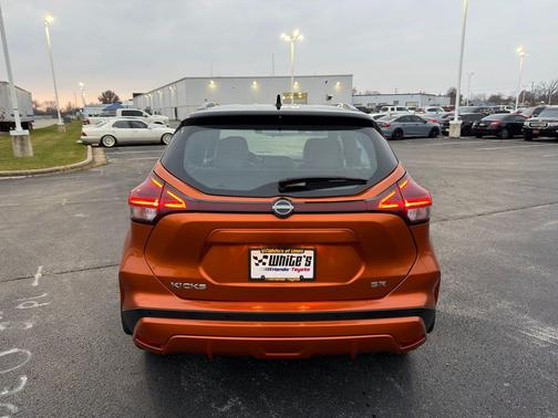 2023 Nissan Kicks SR