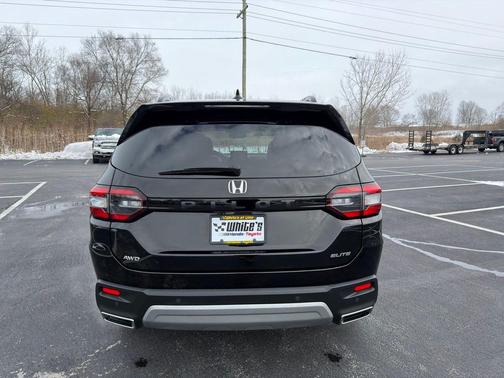 2023 Honda Pilot AWD Elite