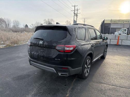 2023 Honda Pilot AWD Elite