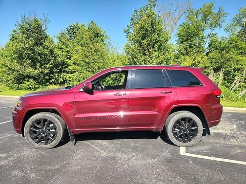 Velvet Red Pearlcoat 2021 Jeep Grand Cherokee Laredo