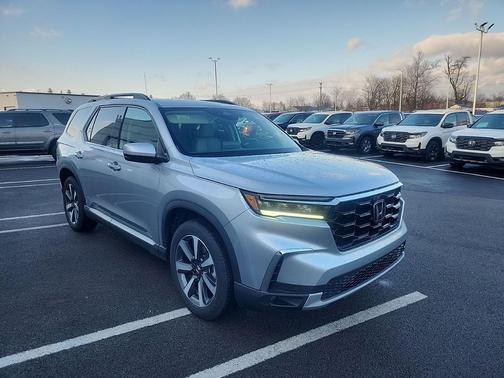 2024 Honda Pilot Touring 8-Passenger
