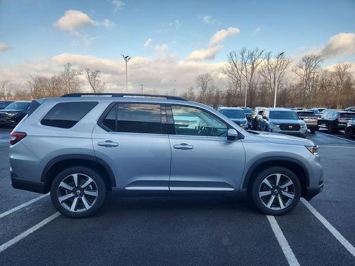 2024 Honda Pilot Touring 8-Passenger