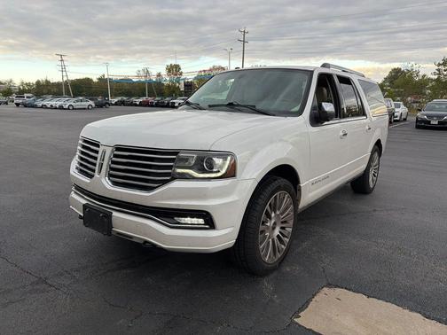 2015 Lincoln Navigator Base