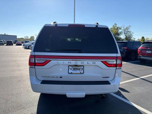 2015 Lincoln Navigator Base